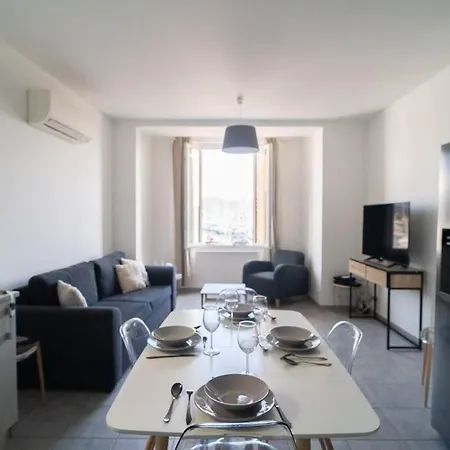 T4 Vue Mer Proche Gare Et Centre Apartment Ajaccio (Corsica)