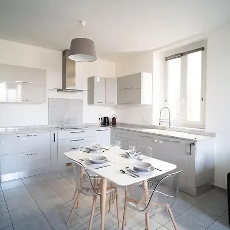 Apartment T4 Vue Mer Proche Gare Et Centre *